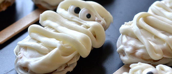 The Candy Eyeball Craze (and Super-Cute Mummy Cookies) The Candy Eyeball Craze (and Super-Cute Mummy Cookies)
