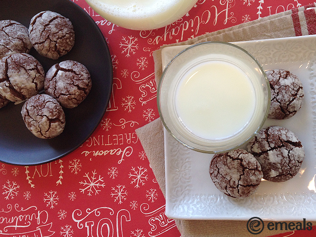 Chocolate-Peppermint Crinkle Cookies |eMeals #eMealsEats